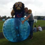 Leo Veilchen und Bubblesoccer